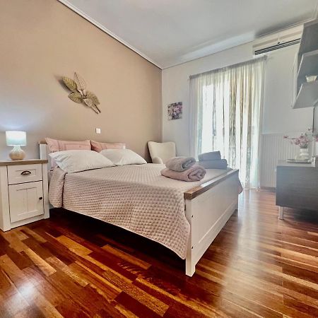 Elegant Downtown Retreat Apartment Kalamata Ngoại thất bức ảnh