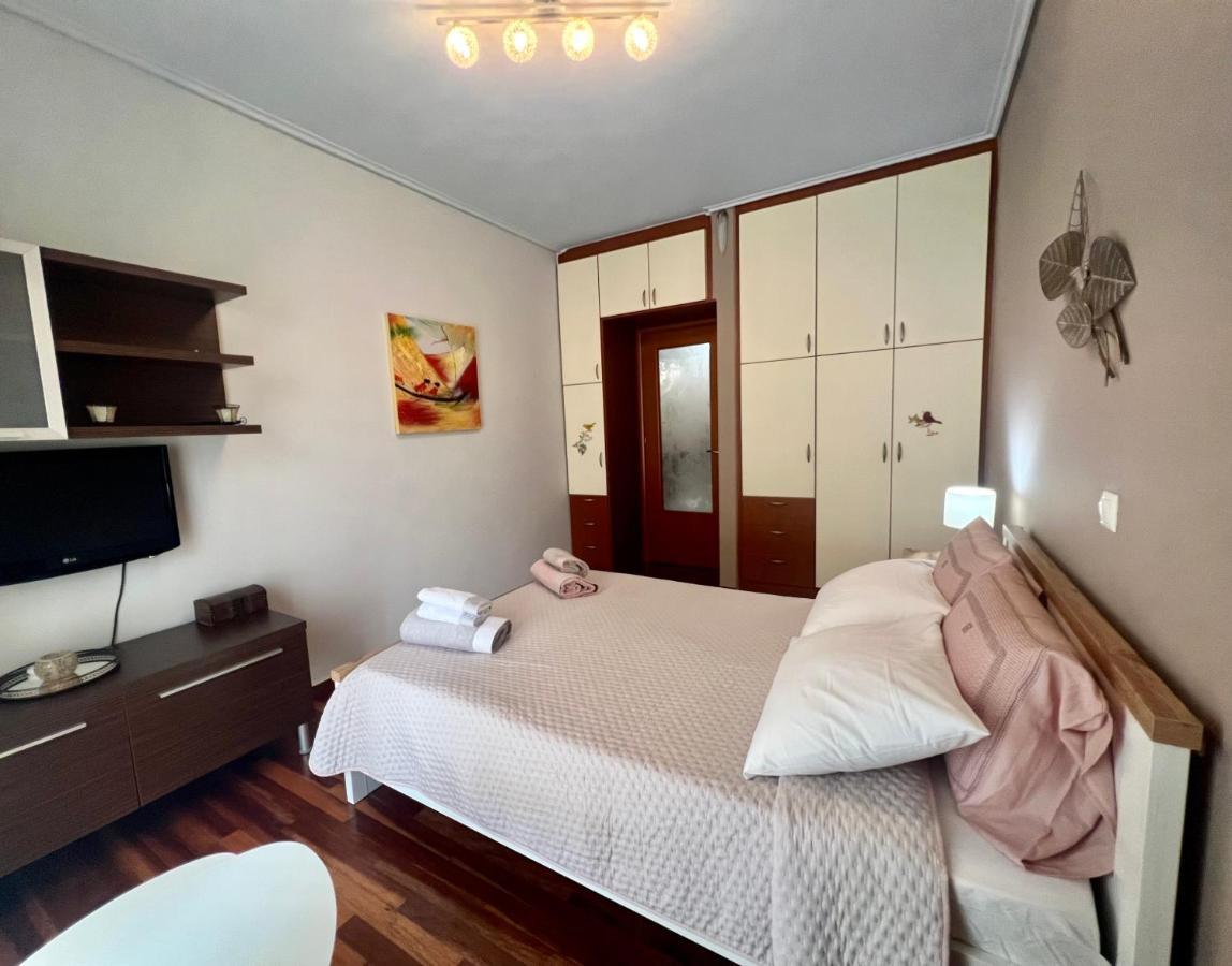 Elegant Downtown Retreat Apartment Kalamata Ngoại thất bức ảnh