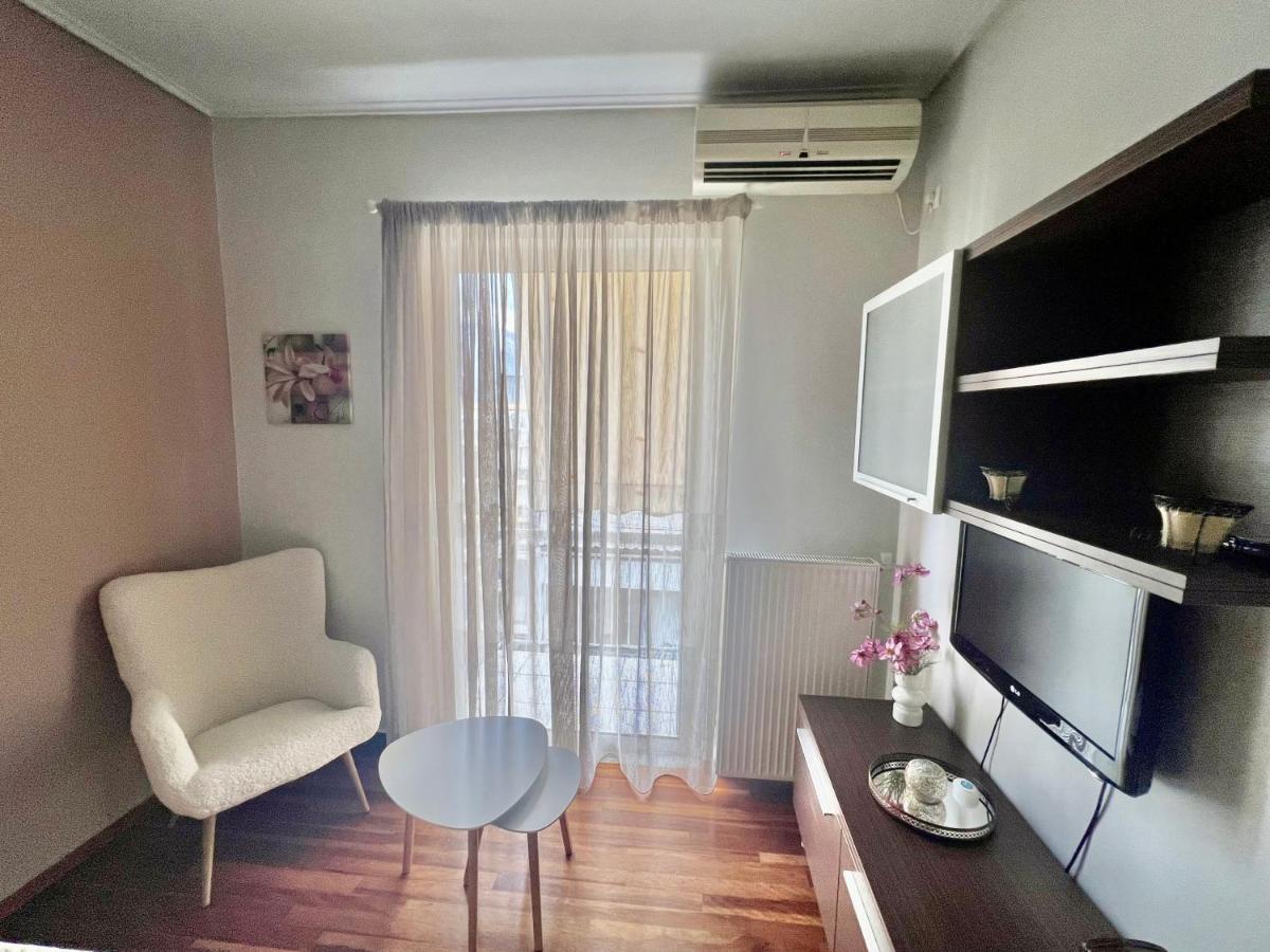 Elegant Downtown Retreat Apartment Kalamata Ngoại thất bức ảnh