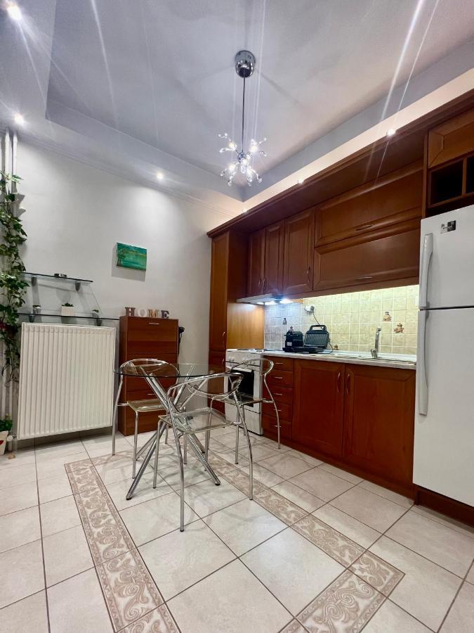 Elegant Downtown Retreat Apartment Kalamata Ngoại thất bức ảnh