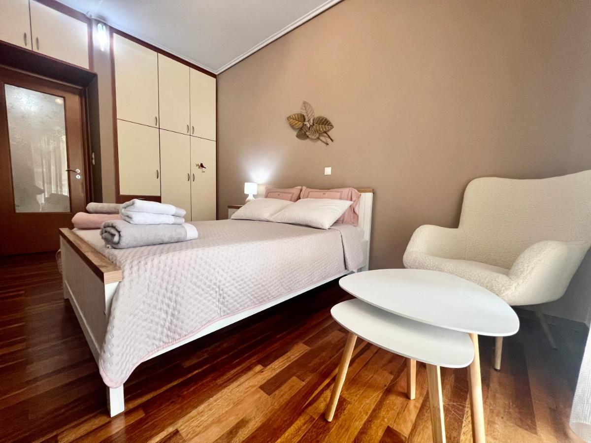 Elegant Downtown Retreat Apartment Kalamata Ngoại thất bức ảnh