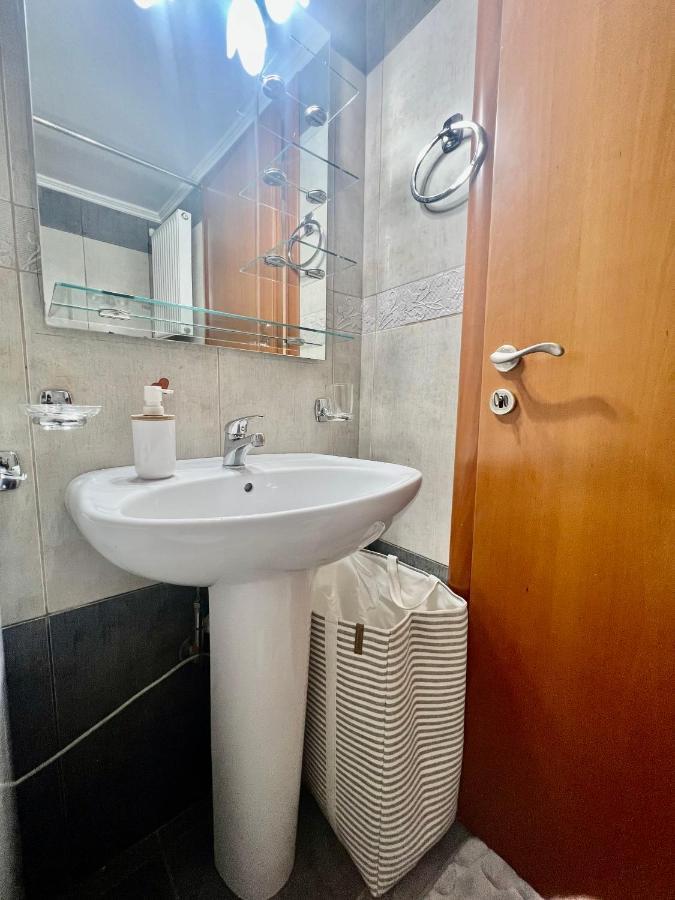 Elegant Downtown Retreat Apartment Kalamata Ngoại thất bức ảnh